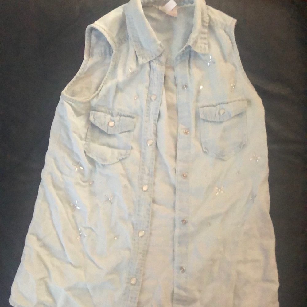 Denim sleeveless top